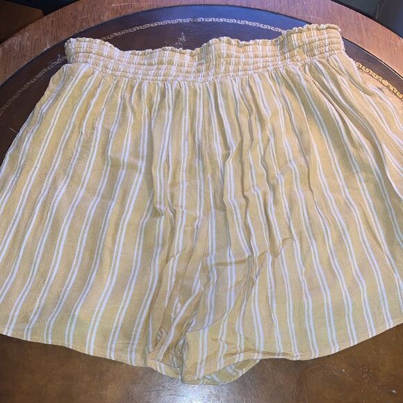 American Eagle Yellow Striped Flowy Shorts S - Picture 4 of 4